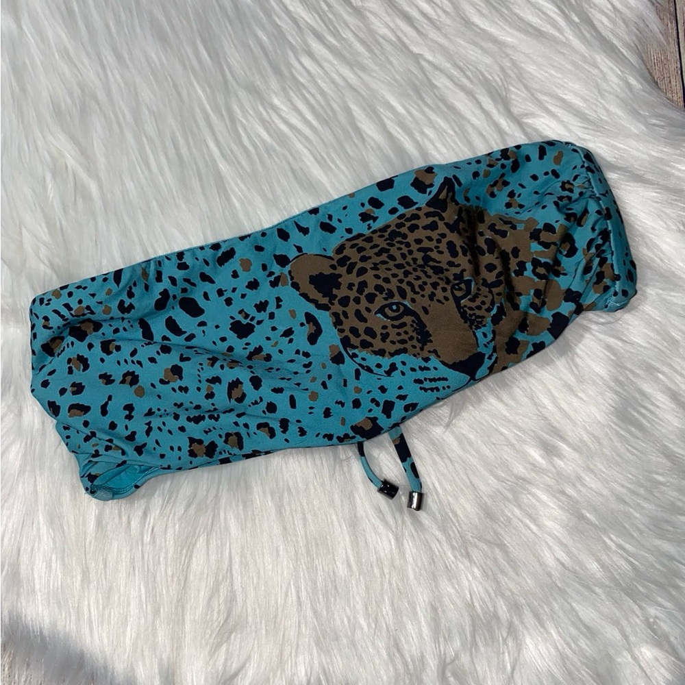 Victoria Secret bikini top size L 
Blue Leopard Print Tube Top
